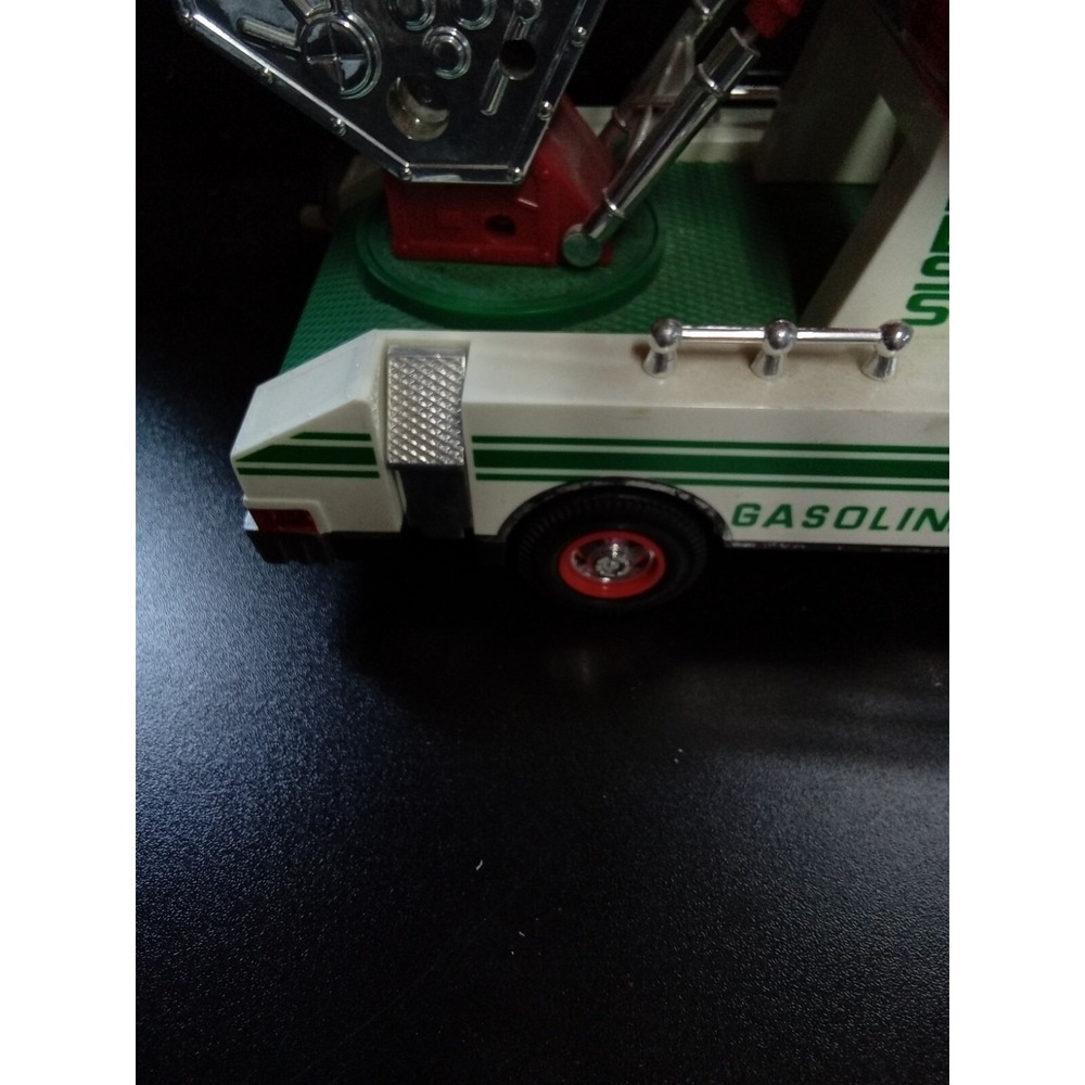 Hess Toy Truck and Front Loader‎ White Green Collectible Vehicle 2008